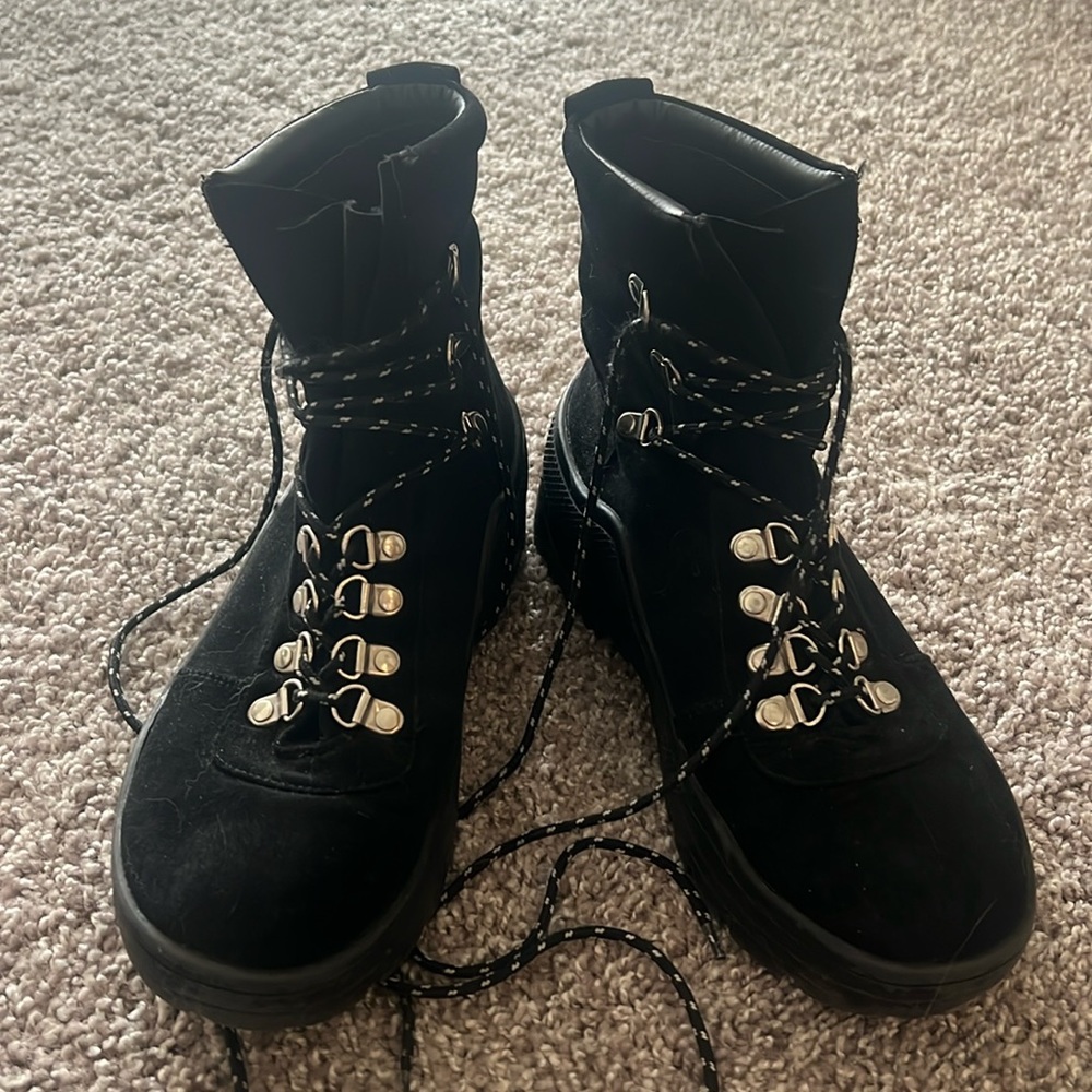 Black shoes for the Outdoors